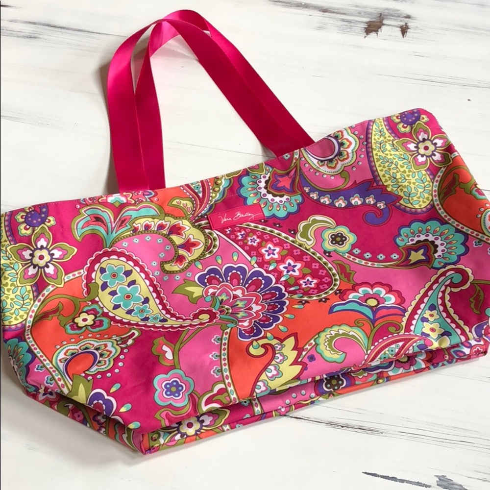Vera Bradley LARGE FAMILY TOTE BAG